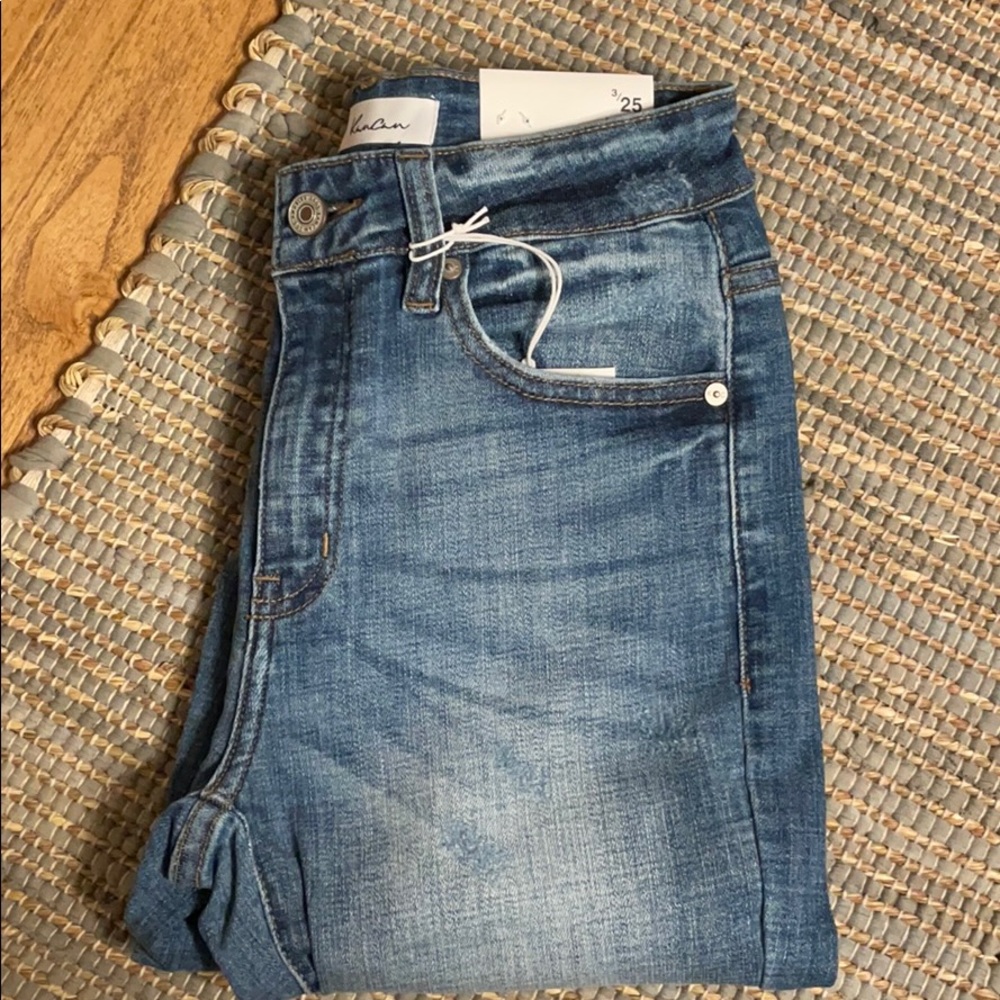 High Rise Distressed Jeans - Picture 8 of 8
